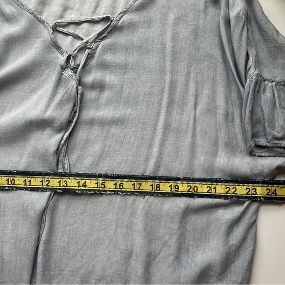 Anthropologie Tie V-Neck Ruffle Sleeve Oversize Distressed Top Blue Small - Picture 6 of 7